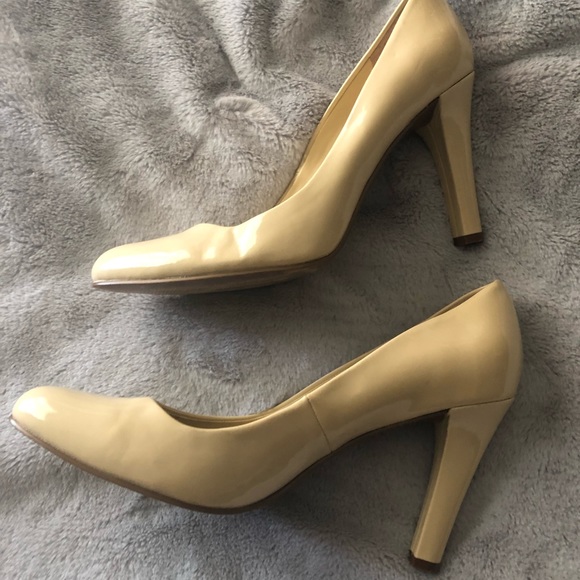 Lauren Ralph Lauren Nude Heels 